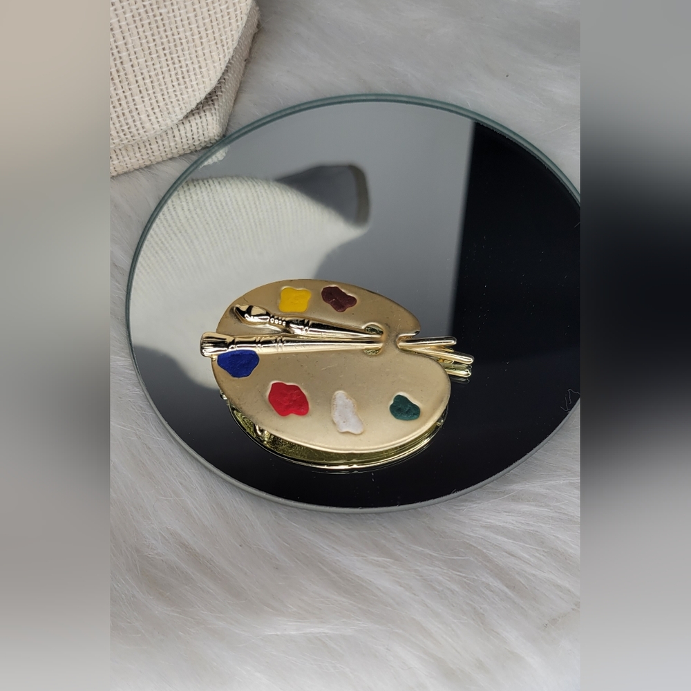 Brooch - Picture 2 of 3